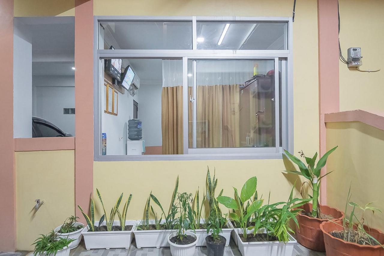 Hotel Reddoorz Near Rsud Dr Abdul Aziz Singkawang Exterior foto