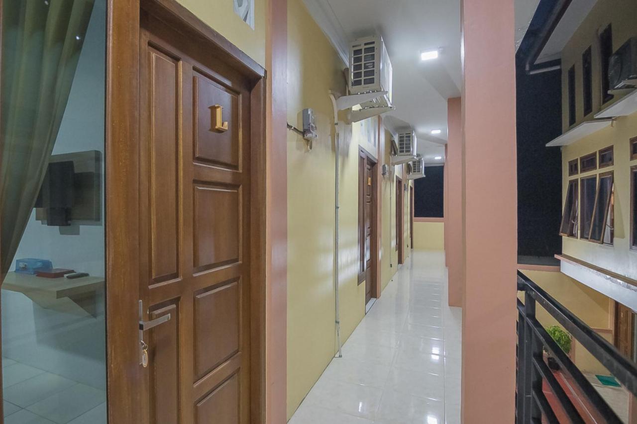 Hotel Reddoorz Near Rsud Dr Abdul Aziz Singkawang Exterior foto
