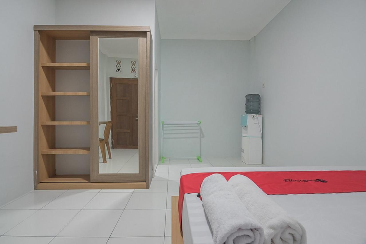 Hotel Reddoorz Near Rsud Dr Abdul Aziz Singkawang Exterior foto