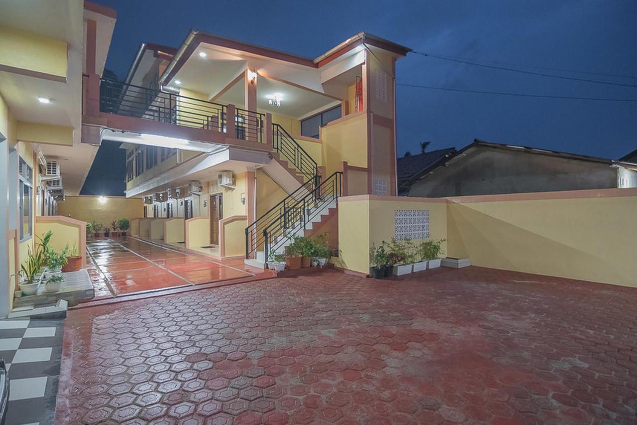 Hotel Reddoorz Near Rsud Dr Abdul Aziz Singkawang Exterior foto